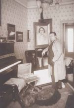 Rodolfo De Angelis, fotografia in posa nel suo studio di Milano (fine anni Venti)